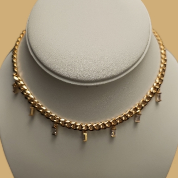 Luxury & Elegant Macy's Emerald-Cut Cubic Zirconia Link Necklace. - Picture 9 of 12